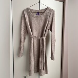 Seraphine maternity/nursing sweater, medium